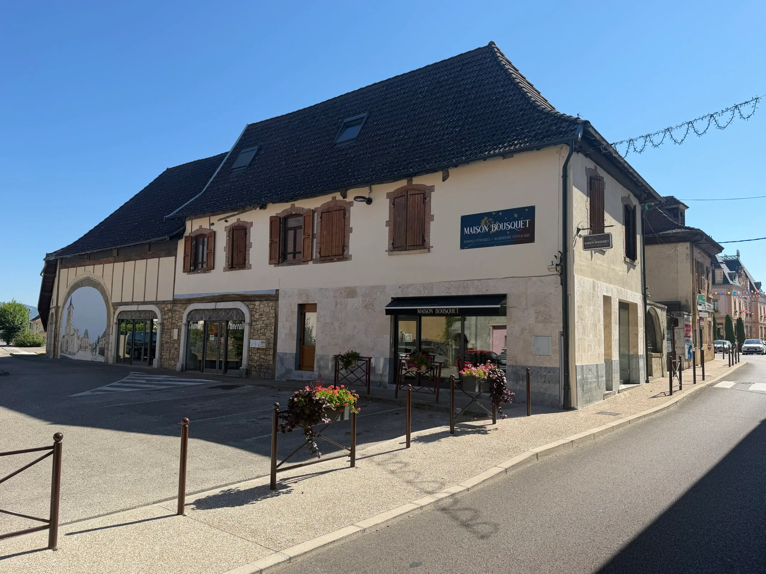 Façade de l'agence Maison Bousquet à Aoste